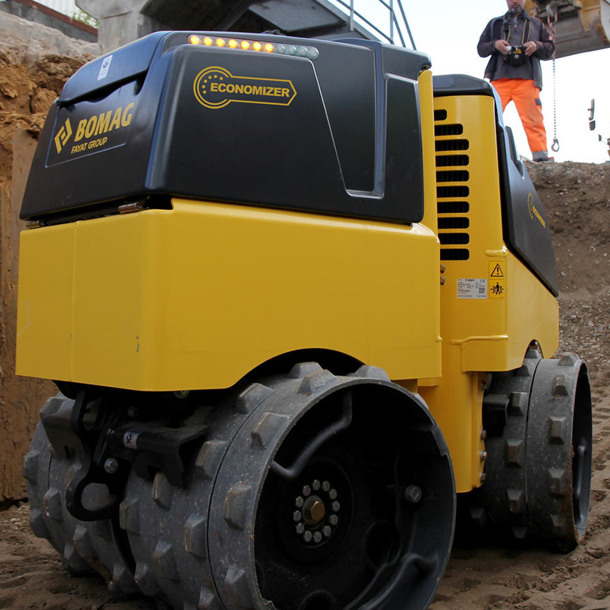 Walec okołkowany Bomag BMP 8500 Kubota - Image 5