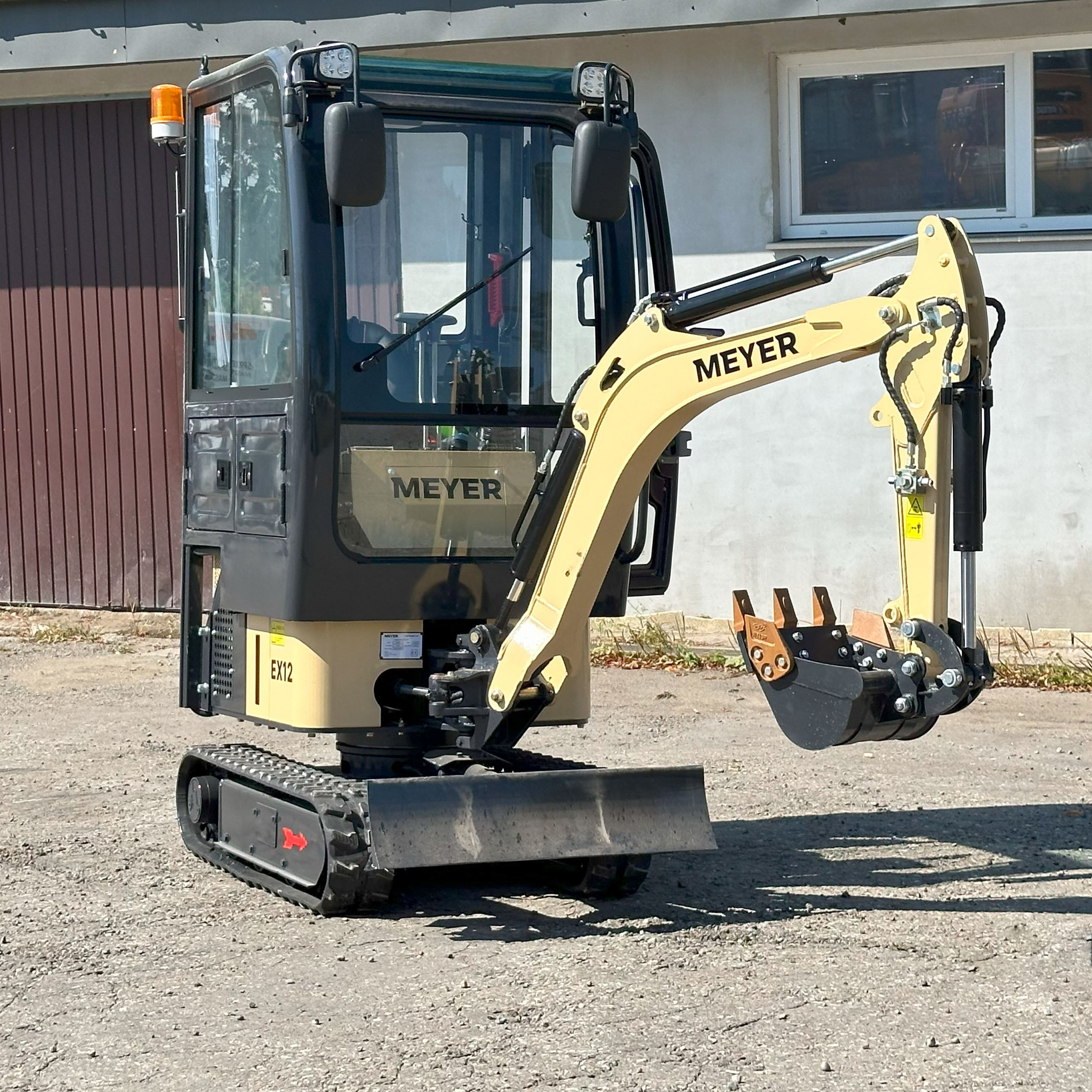 Minikoparka gąsienicowa MEYER EX12 z kabiną (rozsuwane gąsienice + skrętne ramię + joystick) - Image 4