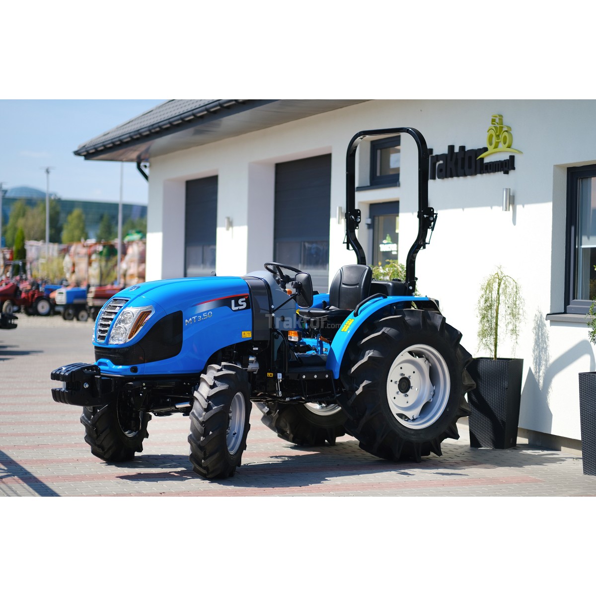 Tractor LS MT 3,50 HST 4X4 47 KM - obrazek 4