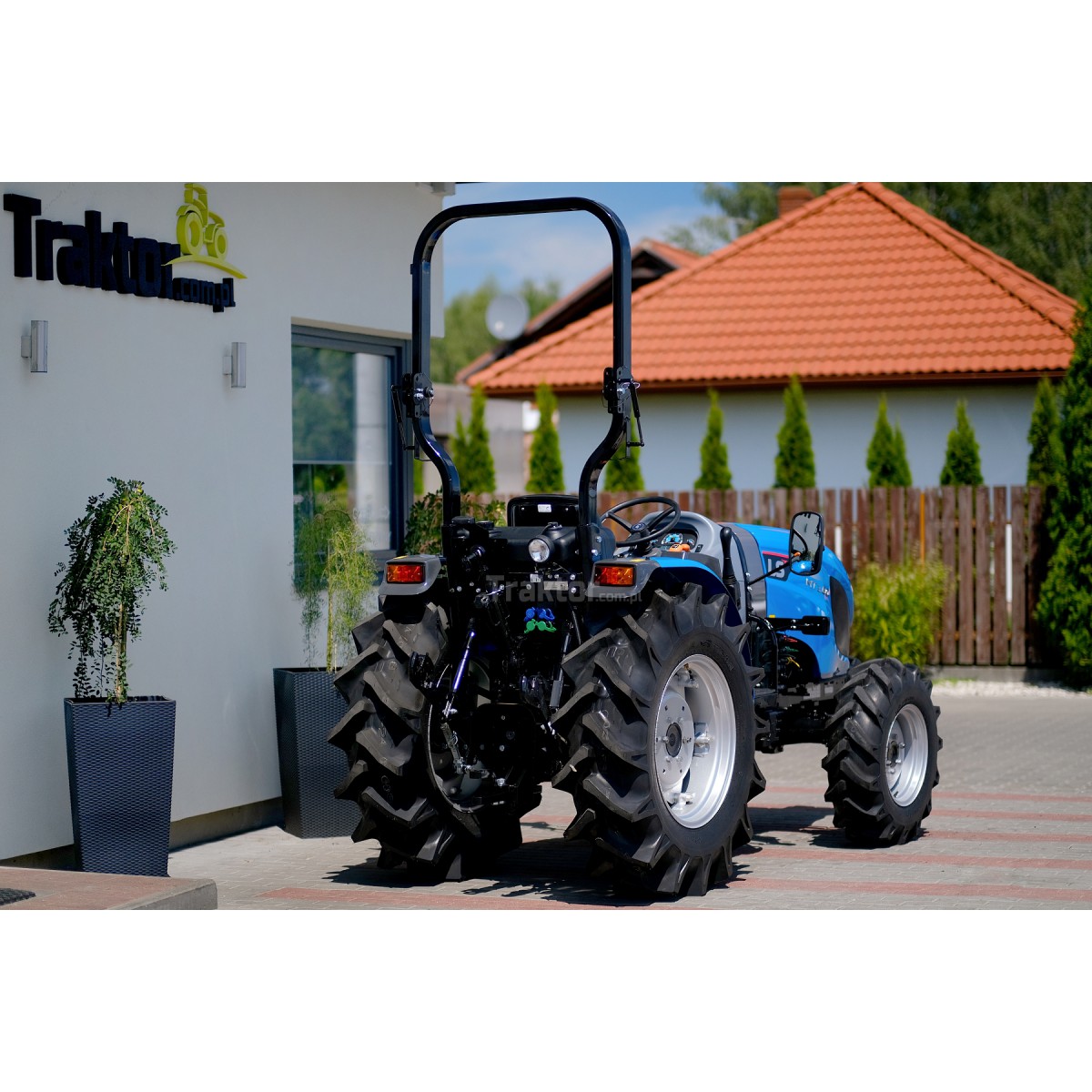 Tractor ls MT 3,60 HST 4X4 57 KM - obrazek 5