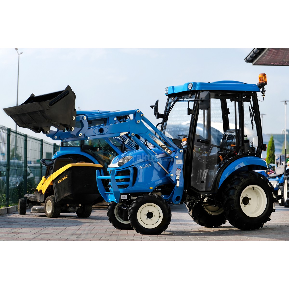 LS Tractor xJ25 MEC 4X4 24,4 KM/CAB +ŁADOWACZ - obrazek 7